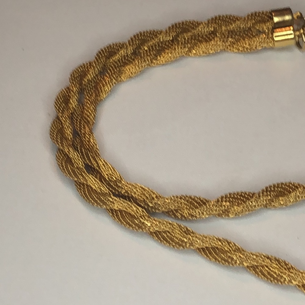 Gold Tone Twisted Rope Chain 18” - Picture 5 of 6